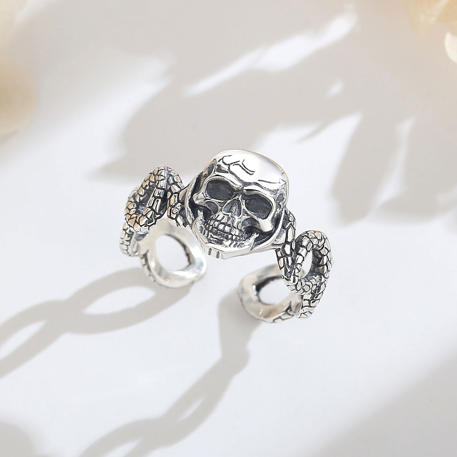 AEONSLOVE Bague ajustable en a - Gothic Skull Ring avis et prix